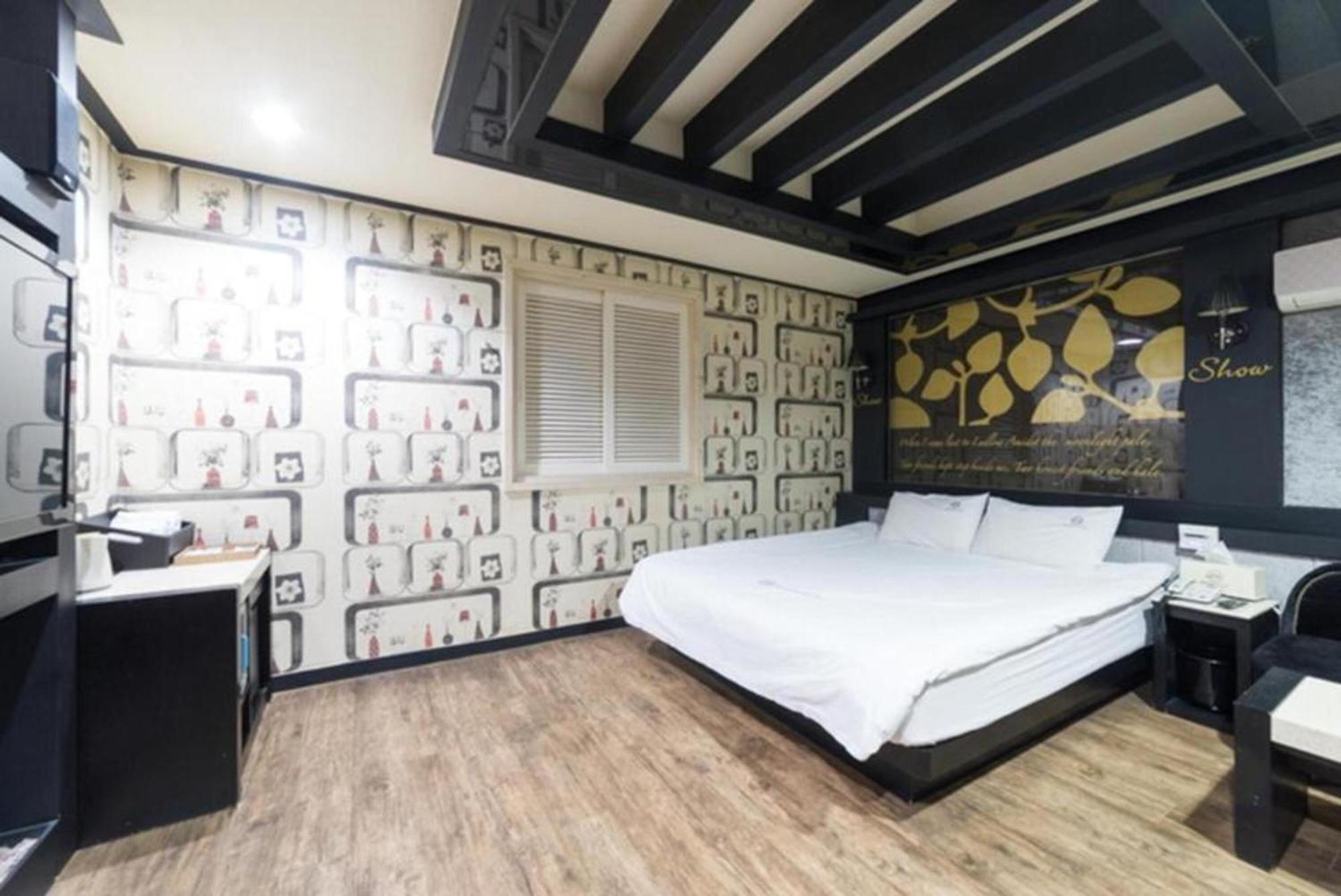 Show Hotel Haeundae Pusan Zewnętrze zdjęcie